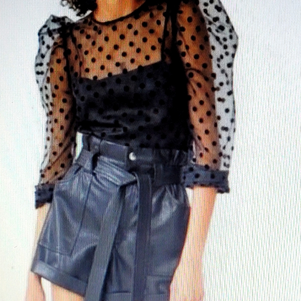ZARA size M. CROP TOP